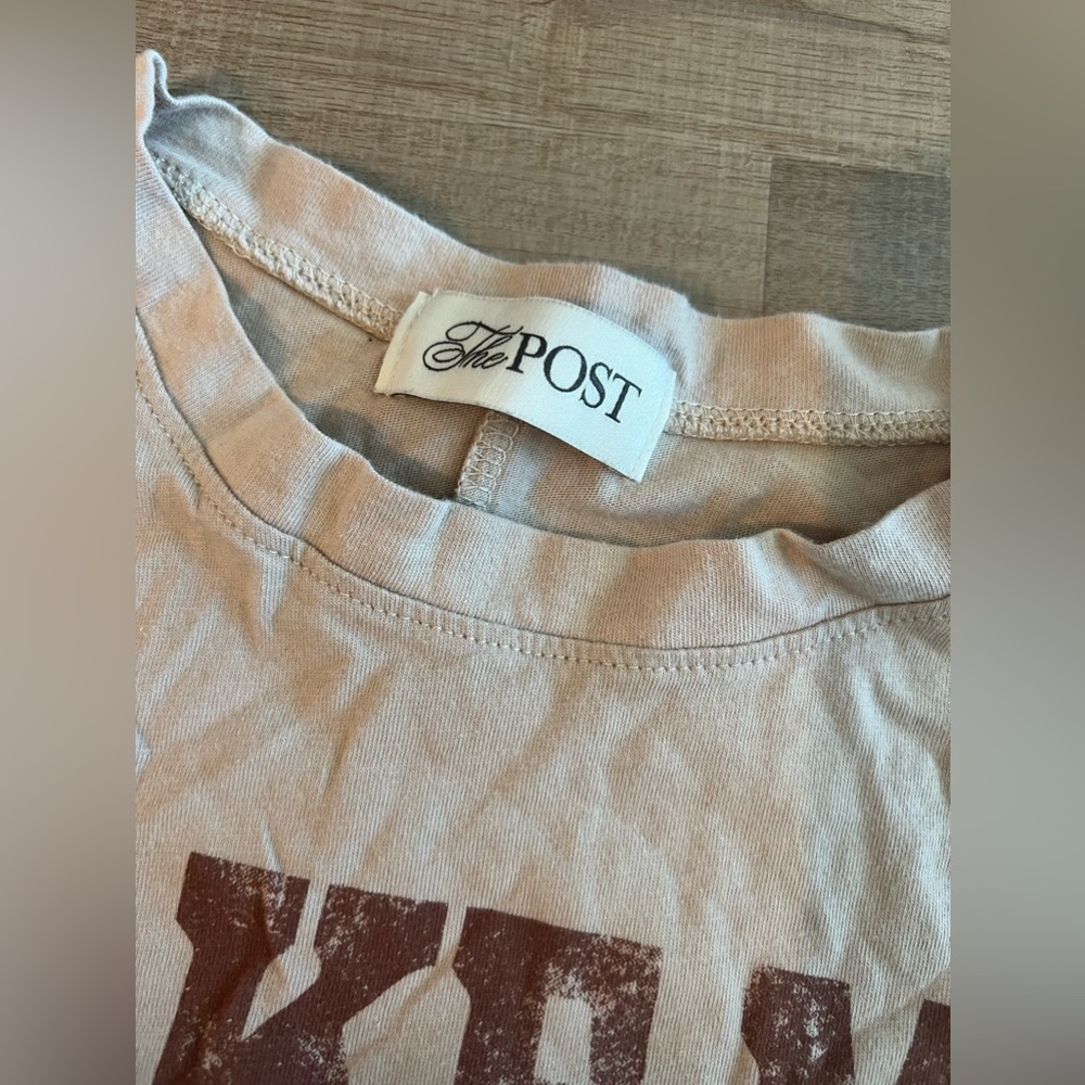 The Post Beth Rodeo Tee size M/L - Picture 2 of 3